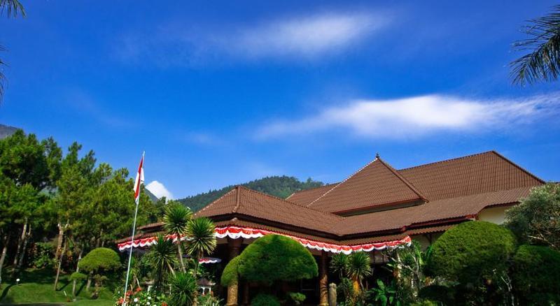 Kusuma Agrowisata Resort & Convention Malang Exterior photo
