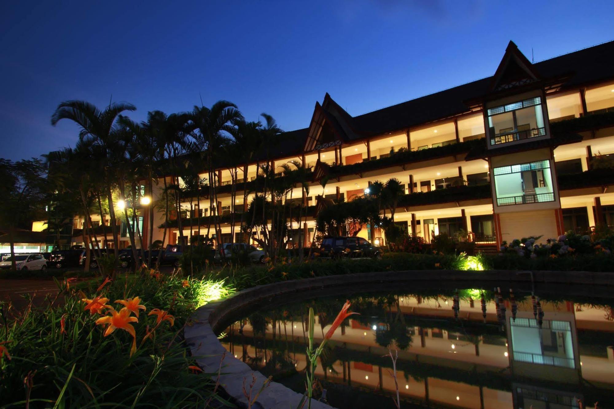 Kusuma Agrowisata Resort & Convention Malang Exterior photo